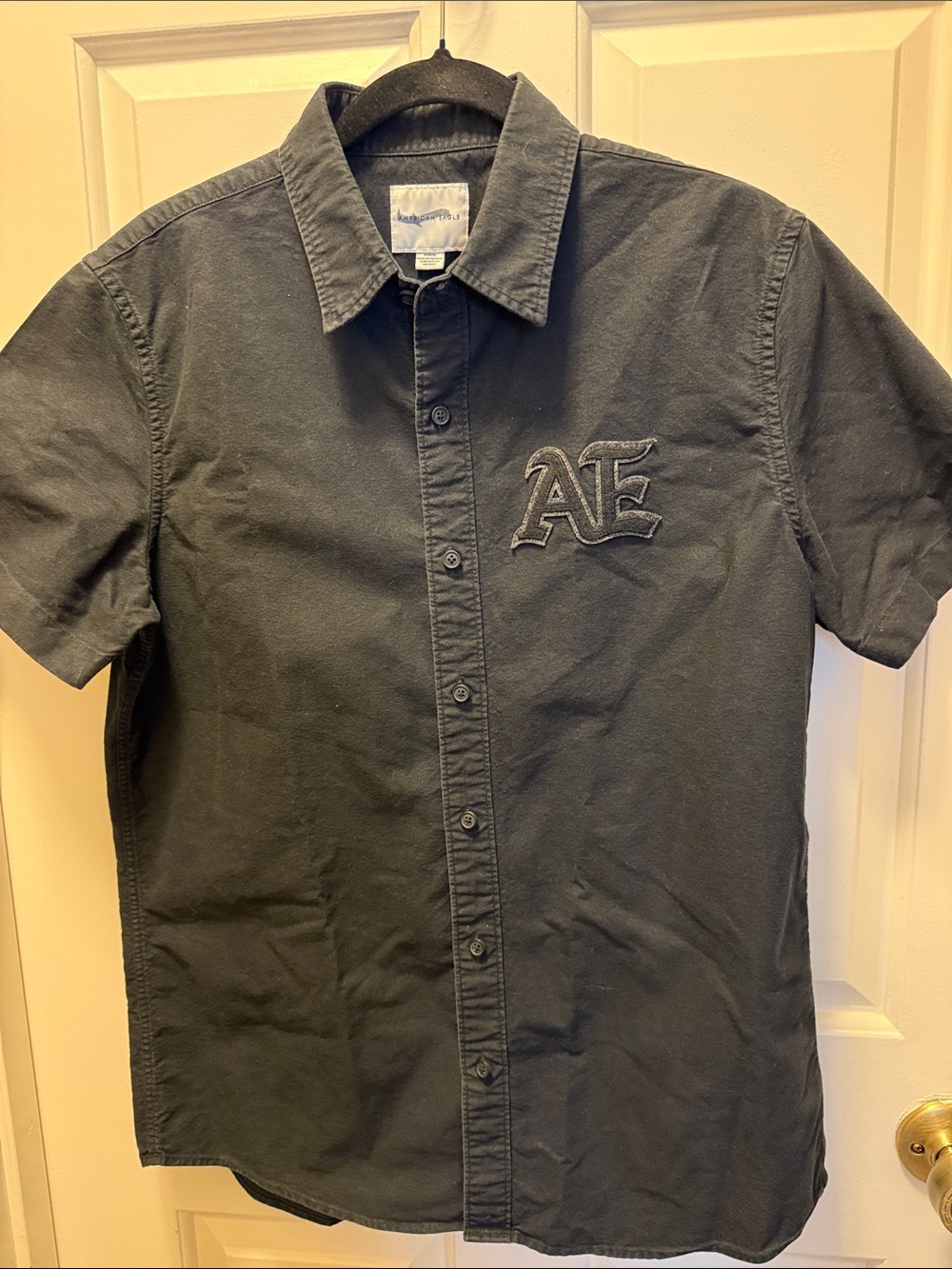American Eagle Outfitters Embroidered Short-Sleeve Button-Up Shirt — Black